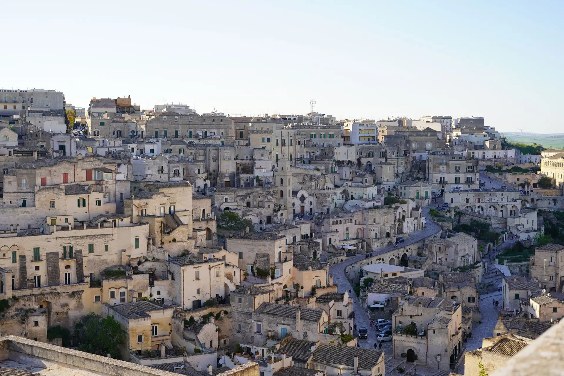 Les Sassi de Matera, maisons de pierre creusées et bâties à flanc de ravin